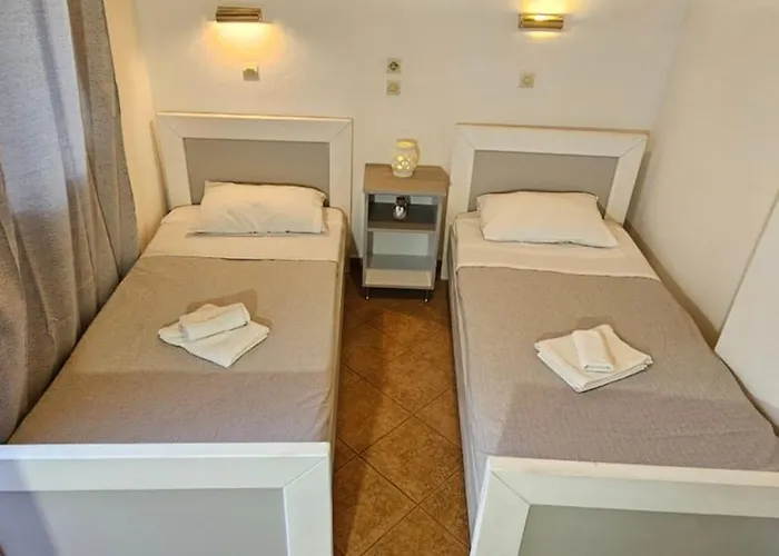 Astoria * Λίνδος